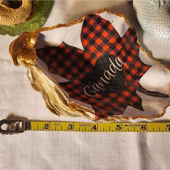 DECOUPAGE CANADIAN MAPLE LEAF OYSTER SHELL - Picture 4 of 5